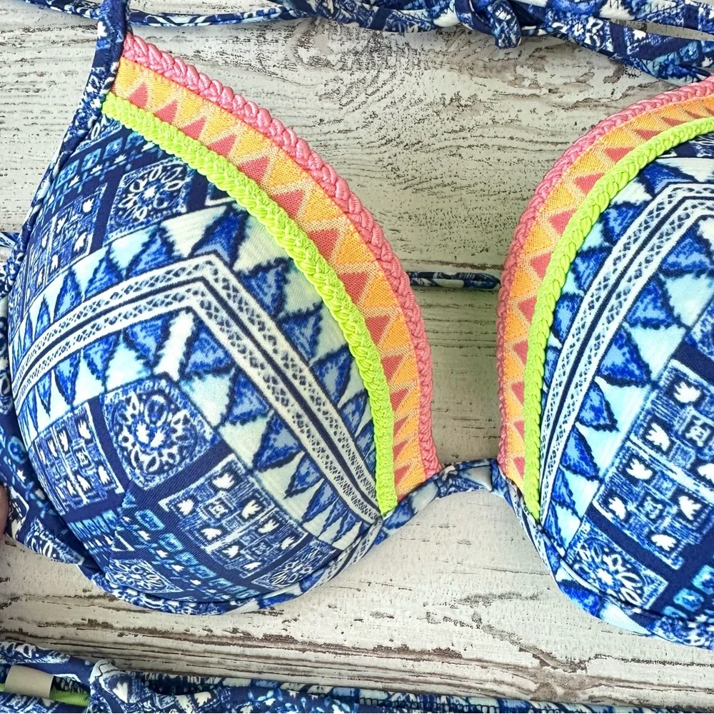 VICTORIA’S SECRET Boho Bandanna Print Embroidered Halter String Bikini 34C Med